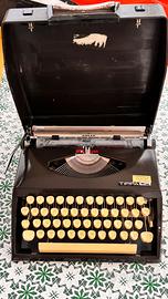 Macchina da scrivere vintage Tippas