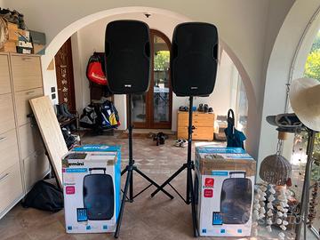 N. 2 CASSE ATTIVE Amplificate da 2000W (picco) a b