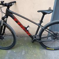 TREK marlin 5 ,,,, taglia M