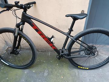 TREK marlin 5 ,,,, taglia M