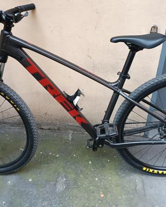 TREK marlin 5 ,,,, taglia M