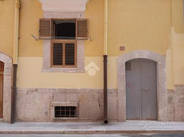 4 LOCALI A BARLETTA