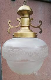 Lampadario in vetro e ottone