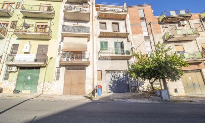 5 LOCALI A MARCELLINA