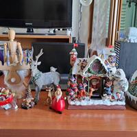 Villaggio natalizio casa Babbo Natale decorazioni