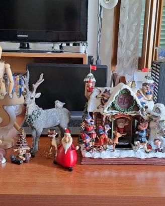 Villaggio natalizio casa Babbo Natale decorazioni