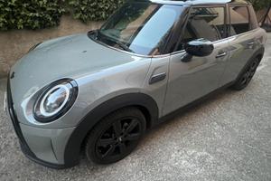 Mini Cooper 5 porte automatica