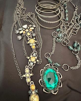 Set bigiotteria 2 collane lunghe + 5 bracciali