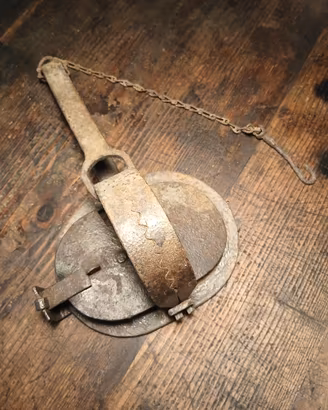 antico oggetto collezione decorazione ferro 