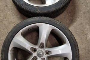 gomme quattro 4 stagioni R19 235/40Z