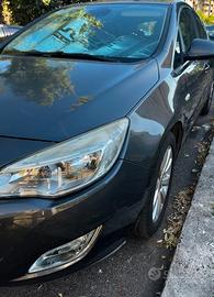 Opel Astra J anno 2010 1.7 turbo diesel