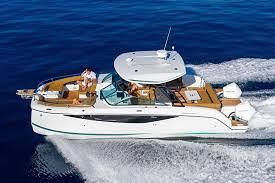 NEW Jeanneau TH 33