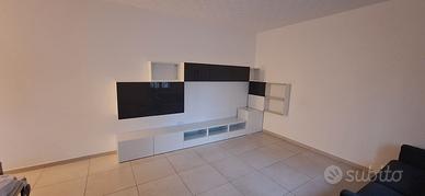 Mobili soggiorno Besta Ikea + Sedie e Tavolo