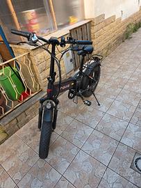 Bici elettrica pieghevole potente