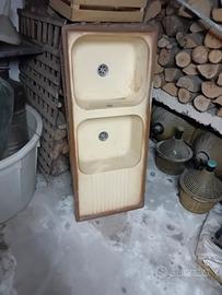 lavello in vetroresina