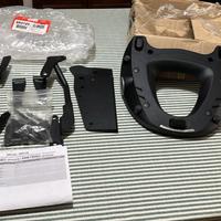 Portapacchi Givi SR5129 con attacco monokay