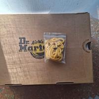 Lacci gialli dr. Martens