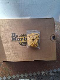 Lacci gialli dr. Martens