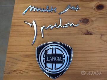 Logo+Scritta baule pos Lancia Ypsilon Multi Jet