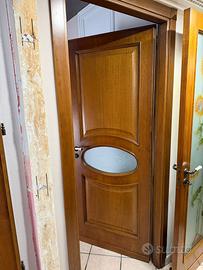 5 porte in legno masello con decori in vetro