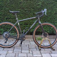 Bicicletta gravel GENESIS Fugio 30