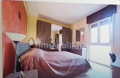 Mobili poco usati e ben conservati in svendita.