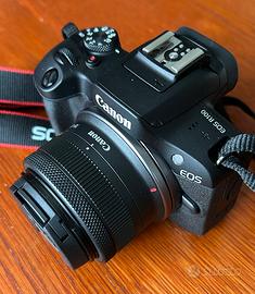 Canon EOS R100  RF-S 18-45 mm