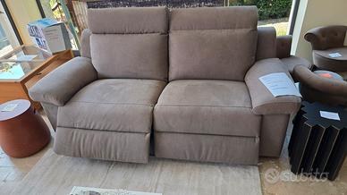 Divano 2 posti grande con 2 Relax e Telecomando 