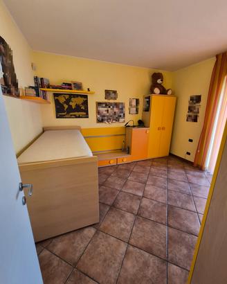 Cameretta completa per ragazzi/bambini. 2 letti 