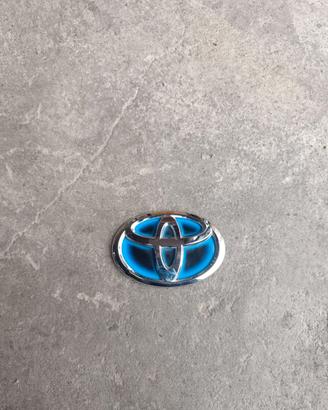 Stemma/Logo baule posteriore Toyota Yaris Hybrid