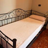 Letto 1 piazza a divanetto con materasso e doghe 