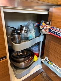 Ripiani rotanti angolo cucina