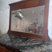 mobile antico con specchio