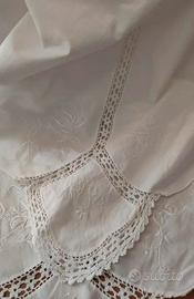Tovaglia Bianca Cotone Ricami Floreali