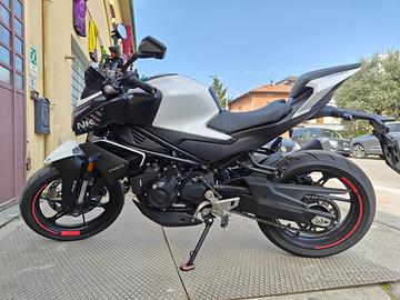 CFMoto 450 NK 2024 - 2.780 km Pari al nuovo