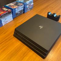 Playstation 4 pro + 2 joypad + 24 giochi