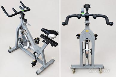 Bici da spinning professionale grigia e nera
