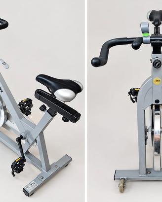 Bici da spinning professionale grigia e nera