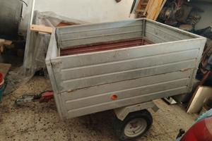 Carrello rimorchio per auto