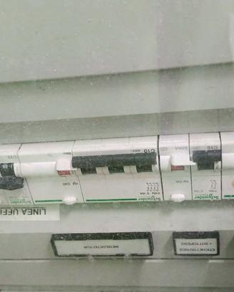 3 quadri elettrici  già  cablati con interuttori 