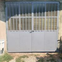 cancello o portone in ferro