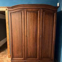 Armadio classico tinta noce