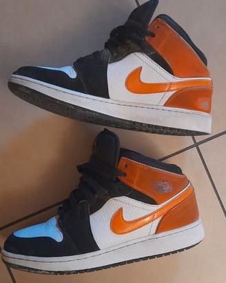 sneakers Nike modello Air Jordan 1 Mid tg.38