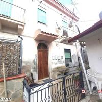 Gazzi (Mangialupi), indipendente su due livelli