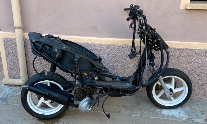 Aprilia sr fari tondi