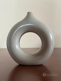 Vaso circolare con Foro centrale