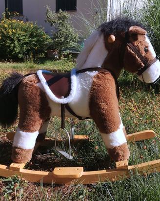 Cavallo a dondolo con effetti sonori – Nitriti e g