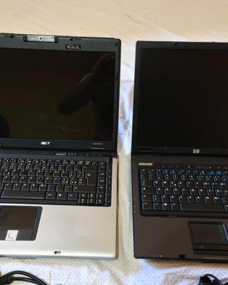 2 PC portatili datati.