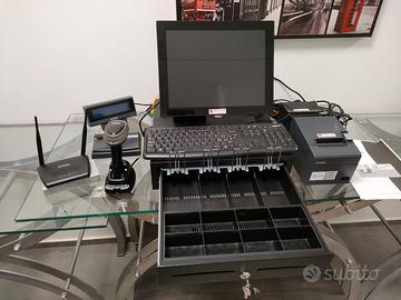 Postazione cassa con pc touch screen e gestionale