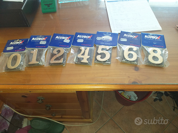 Numeri civici e lettere in ottone brunito Alubox